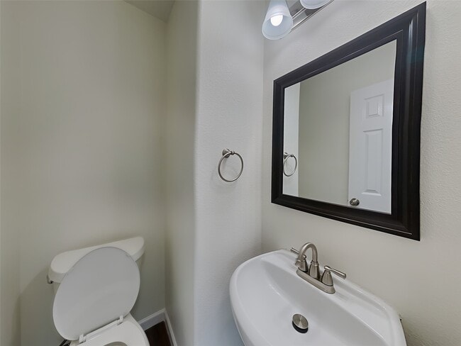 Building Photo - 32403 Angler Park