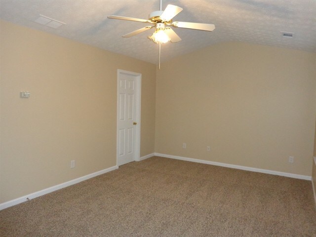 Building Photo - 2533 Plymouth Way