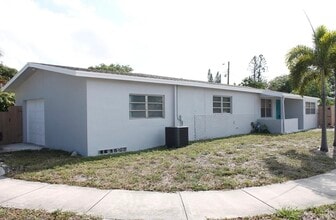 Building Photo - 320 NE 26th St
