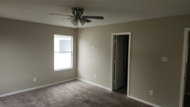 Building Photo - 15430 Elm Leaf Pl