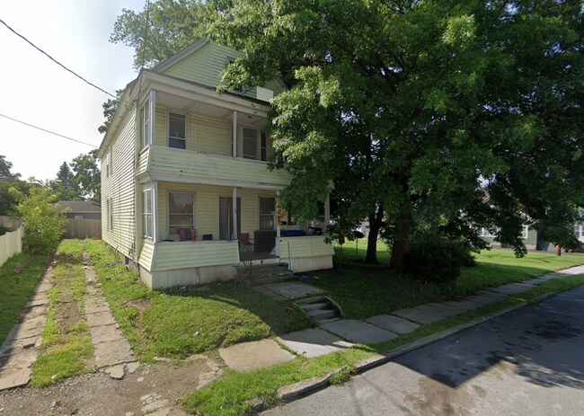 Building Photo - Vrooman