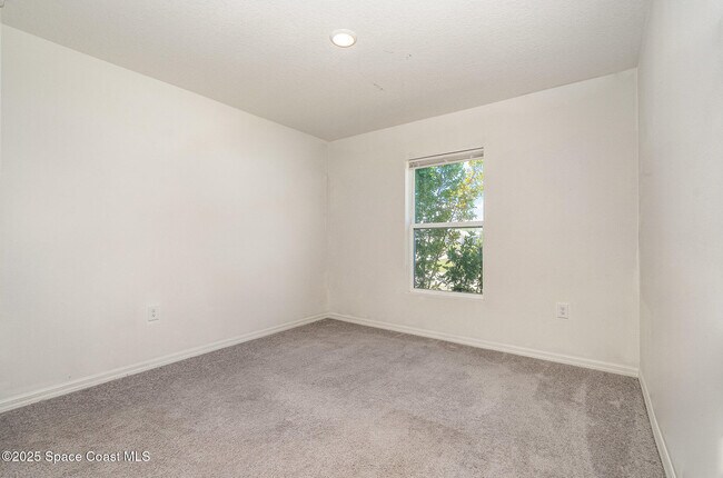 Building Photo - 2359 Fallkirk Ave