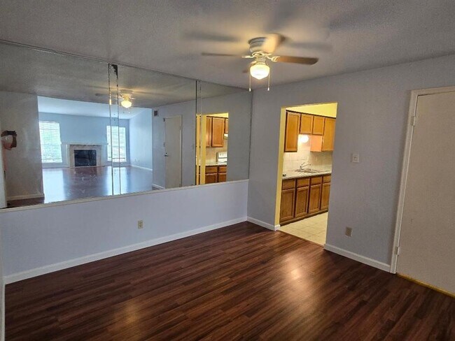 Building Photo - 7400 Bellerive Dr