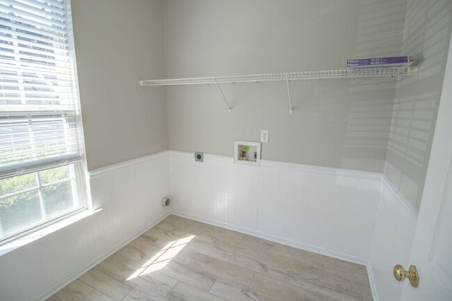 Building Photo - Henderson Townhomes