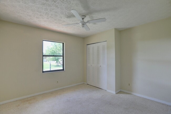 Building Photo - 1690 Seahouse St