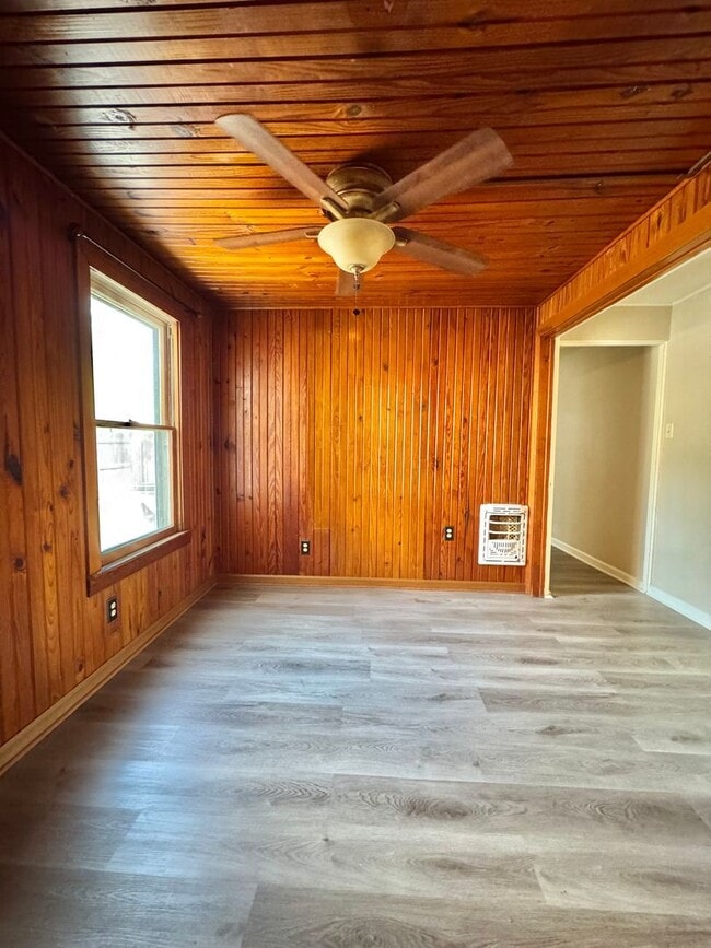 Building Photo - NOW AVAILABLE - 4 Bedroom + 3 Bathroom Hom...