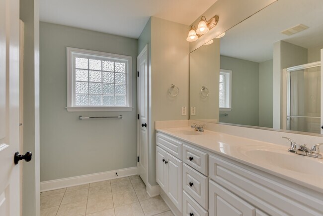 Building Photo - 2110 Red Maple Terrace