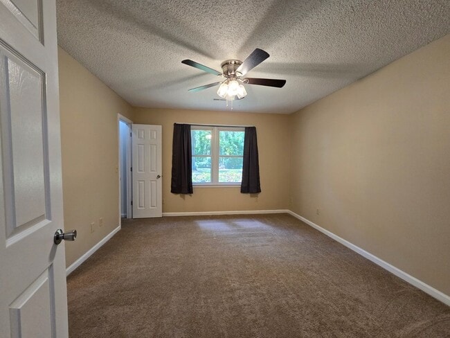 Building Photo - 1520 Crowndale Dr