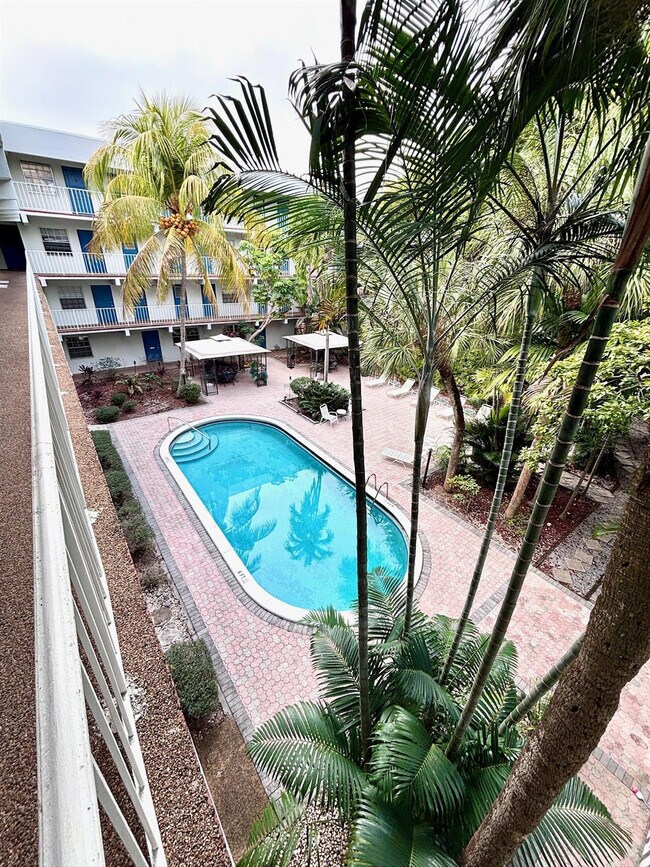 Building Photo - 1407 NE 56th St