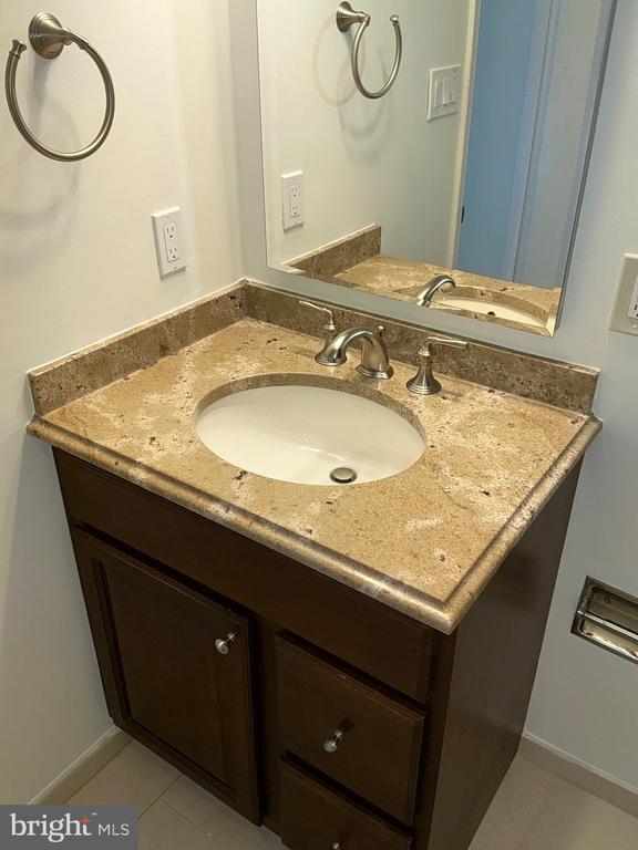 Building Photo - 4701 Red Fox Dr