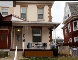 Building Photo - 320 Loney St