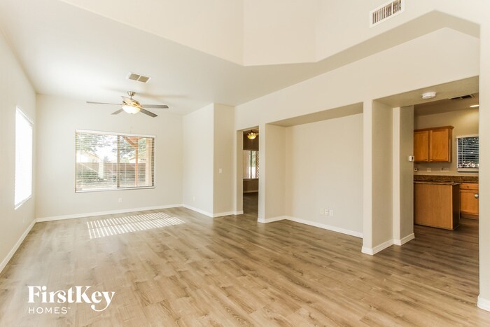 Building Photo - 11911 W Fontenelle Dr
