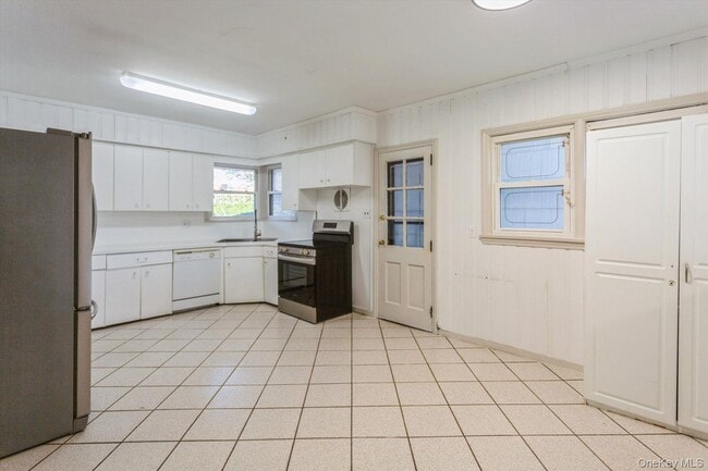 Building Photo - 1 Sutton Pl