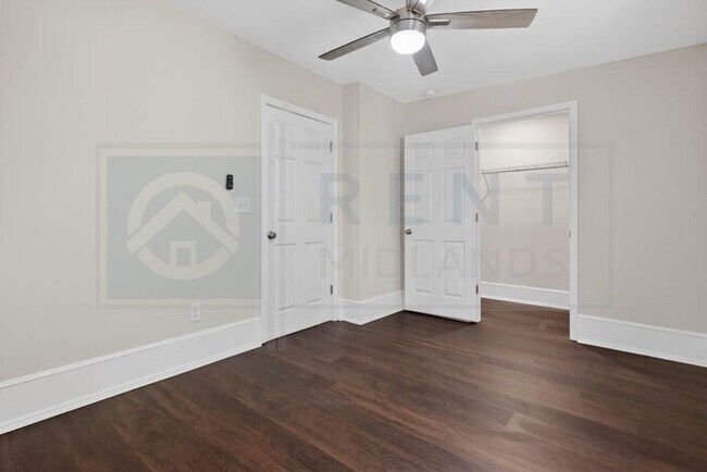 Building Photo - Entire Flat Available in Earlewood