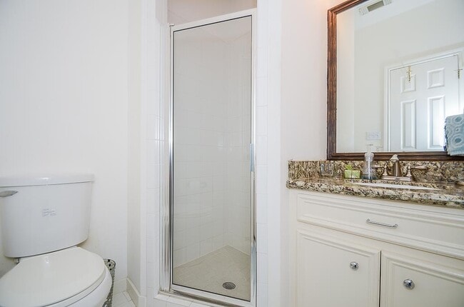 Building Photo - 2022 Fairview St