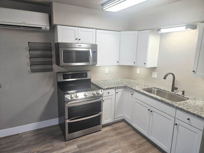 Building Photo - Newly Remodeled in Downtown Nampa