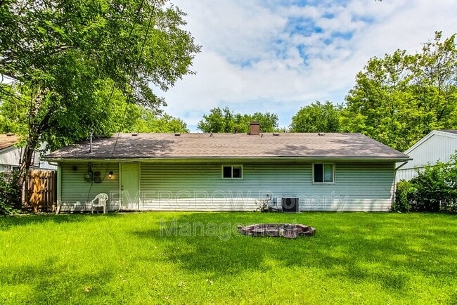 Building Photo - 3962 Strathmore Dr