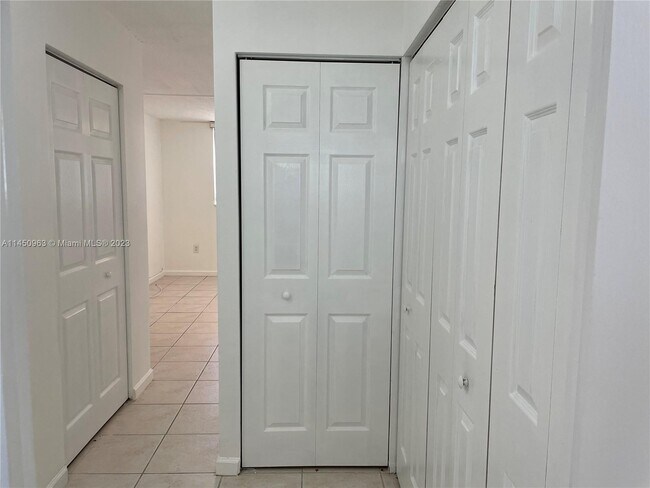 Building Photo - 3600 NE 170th St