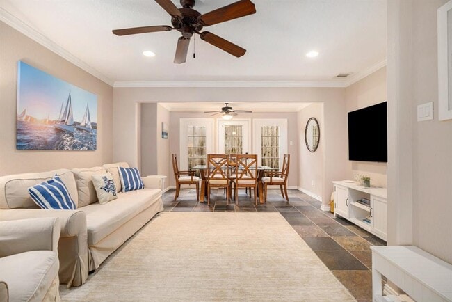 Building Photo - 2330 Lakewood Yacht Club Dr