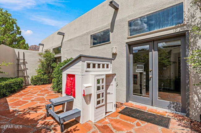 Building Photo - 5601 Burning Tree Dr