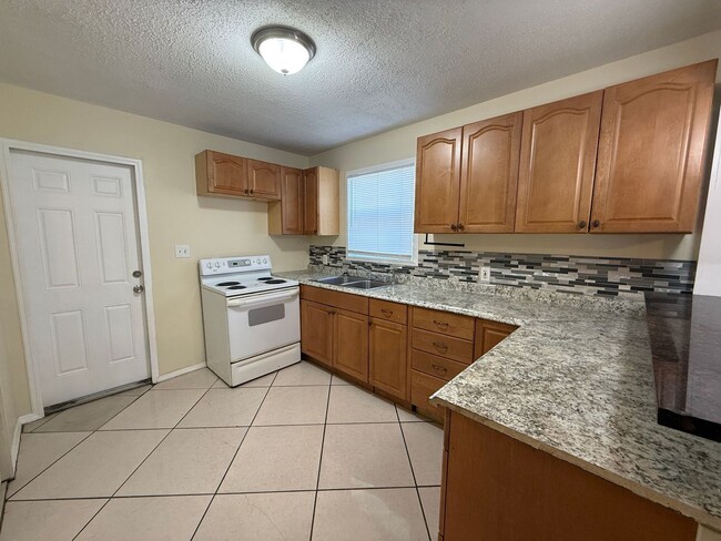 Building Photo - home for rent in South St. Pete