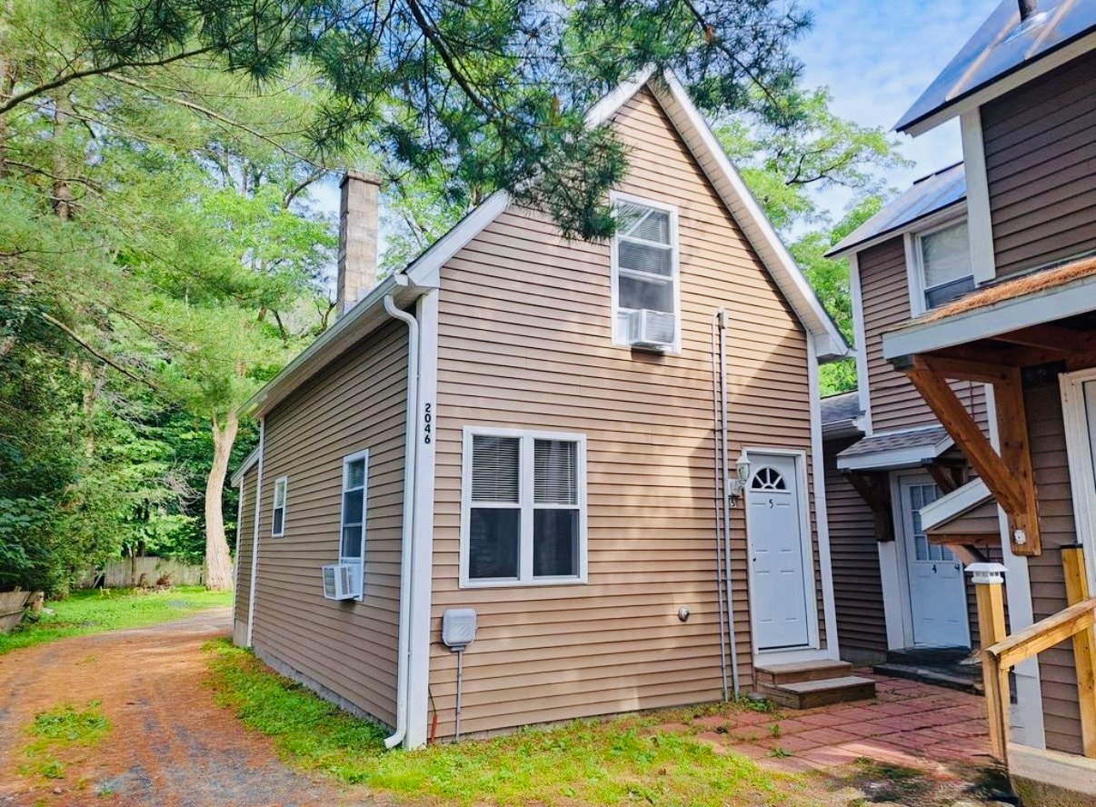 Building Photo - 2046 Hartford Ave.