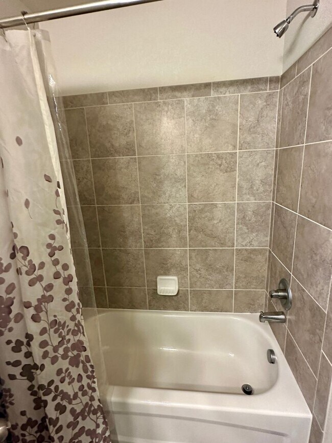 Building Photo - LIKE NEW CHAPEL HEIGHTS TOWNHOME w/ PIKES PEAK VIEWS - Security Deposit Waiver Available