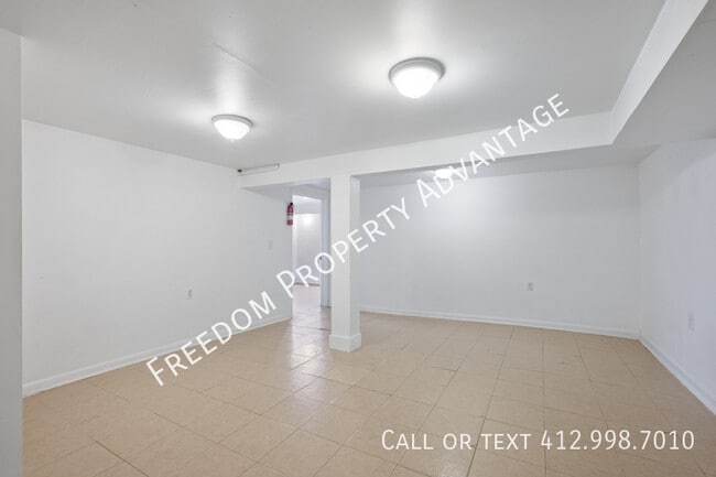 Building Photo - 2642 Mt Royal Rd