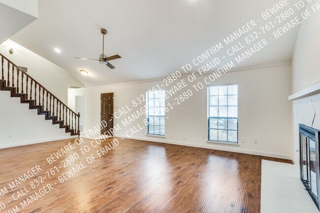 Building Photo - 3924 Coronado Dr