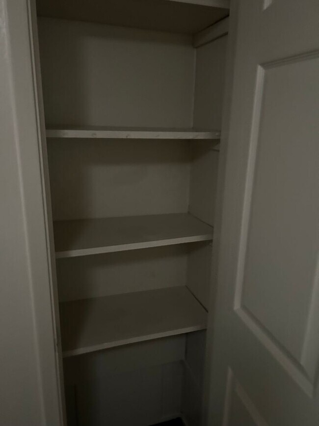 Building Photo - 333 Poplar St