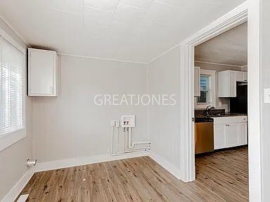 Building Photo - 1557 Lawton Ave