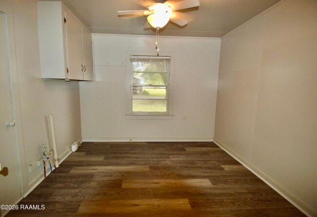 Building Photo - 2114 S Ave F