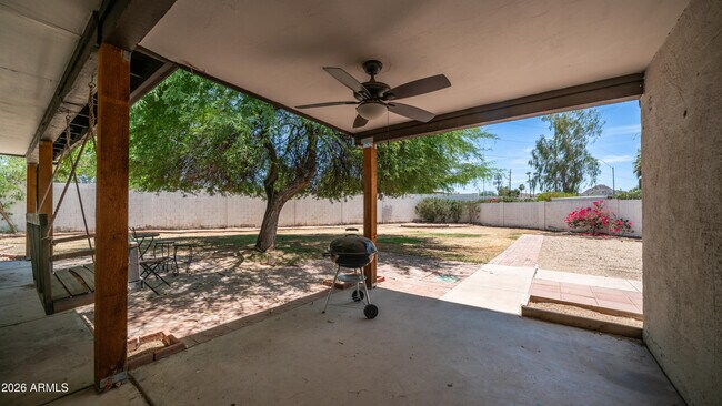 Building Photo - 648 E Tam O Shanter Dr