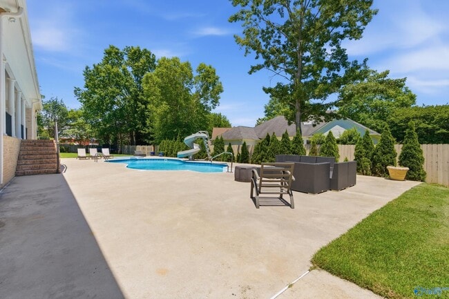 Building Photo - 2704 Hampton Cove Way SE