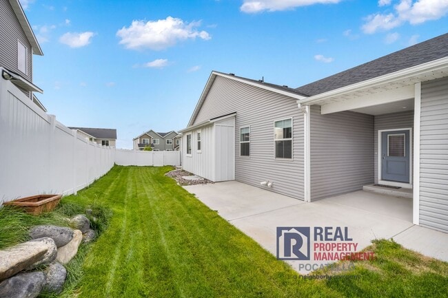 Building Photo - MOVE IN SPECIAL - Beautiful Brand New 6 be...