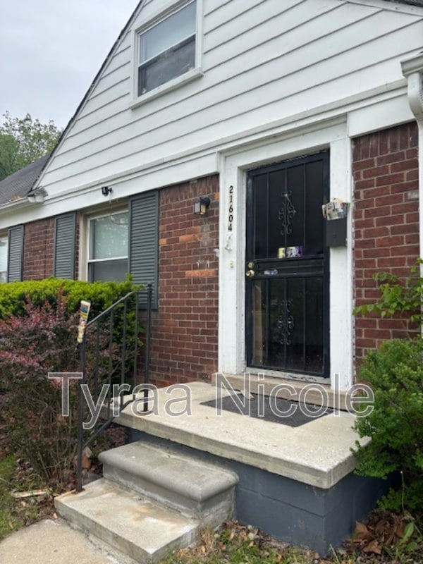 Primary Photo - 21604 Moross Rd