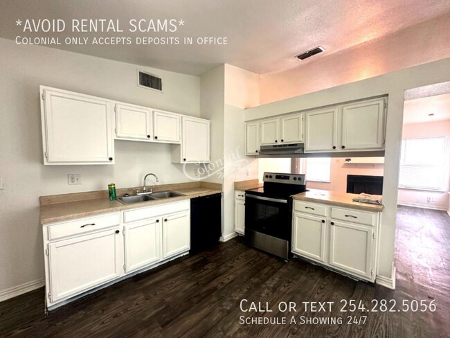 Building Photo - 4001 Colonial Sun Dr