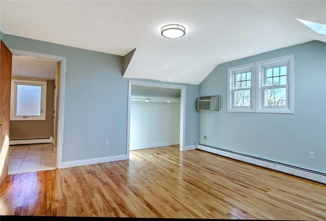 Building Photo - 66 Tyndall Ave