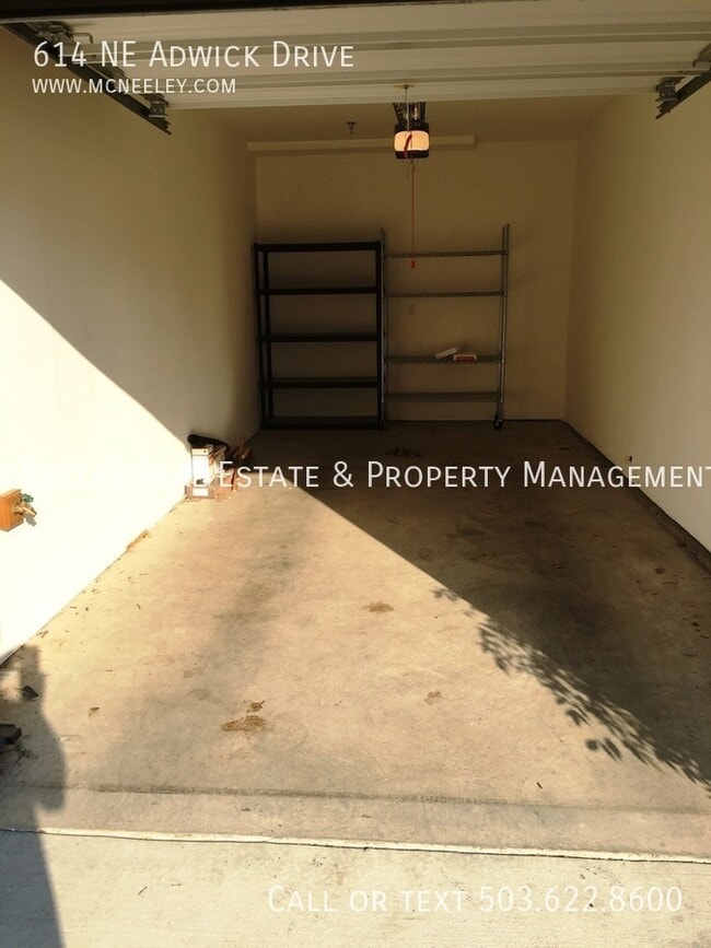 Building Photo - 614 NE Adwick Dr