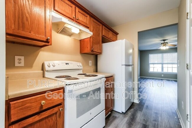 Building Photo - 1706-1706 Stonehaven Cir