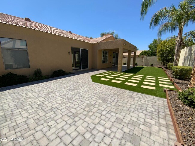 Building Photo - 6204 E Phelps Rd