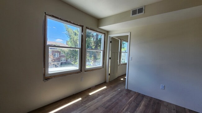 Building Photo - 908 E Gorham St