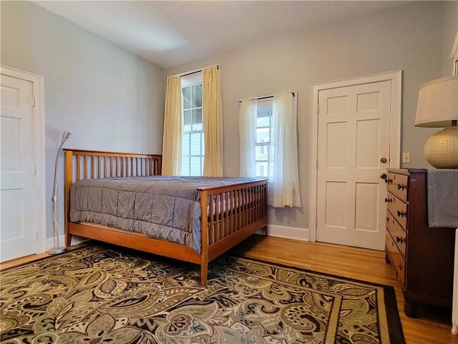 Building Photo - 92 Pelham St