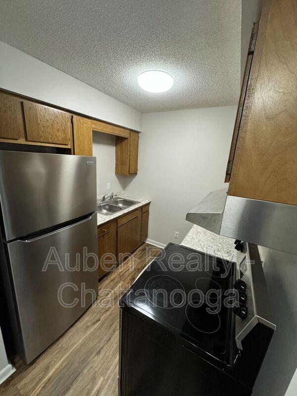 Building Photo - 207 Eveningside Dr