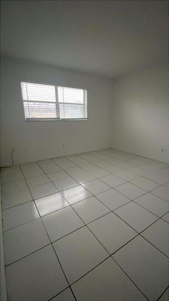Building Photo - 5831 SW 36th Ct