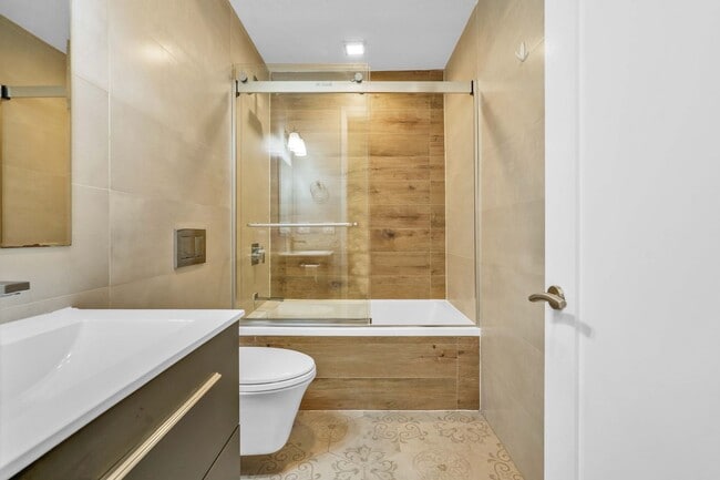 Building Photo - 312 Clifton Pl