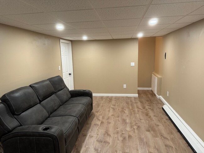 Building Photo - Modern 3 Bedroom Single Family - Available...