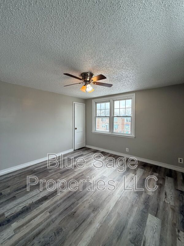 Building Photo - 15 King Ave