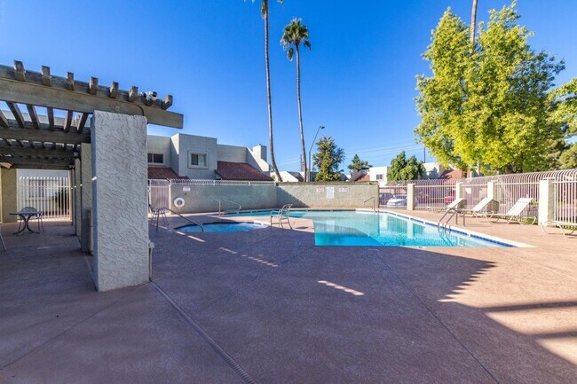 Building Photo - 222 W Brown Rd