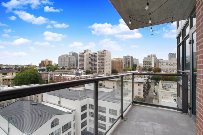 Building Photo - 1420 Terry Ave